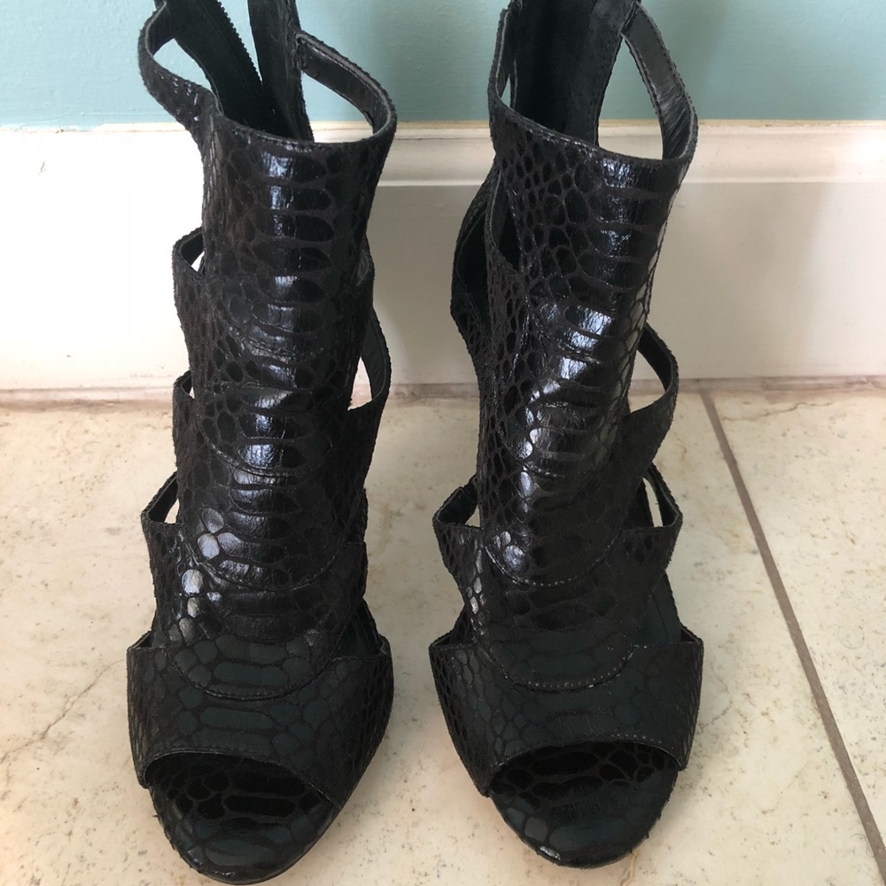 BCBGeneration snakeprint stilleto heel